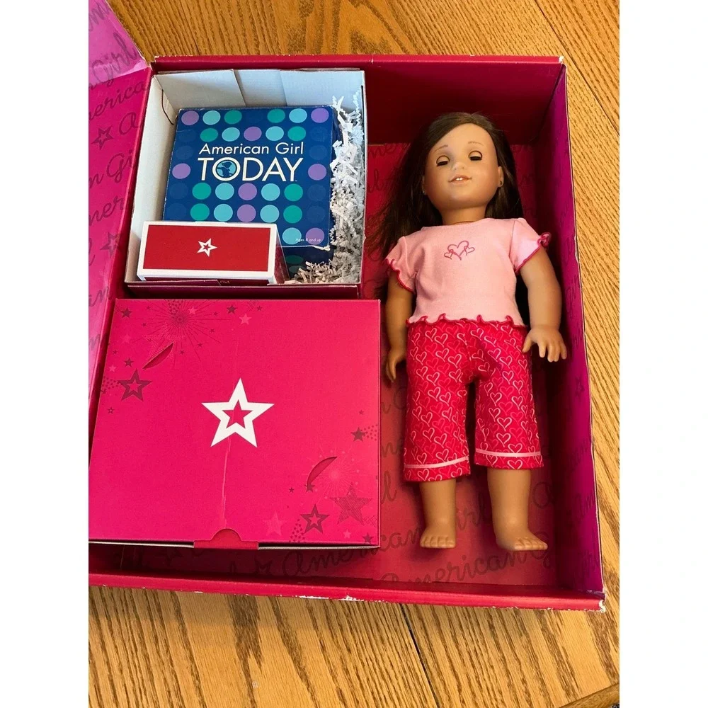 American Girl Doll Sleep Over bundle: Truly Me Doll Brown Hair Brown Eyes PJ etc